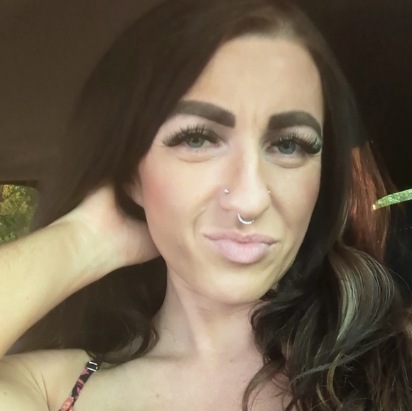 Meet your Posher, Tawnya - Picture 2 of 6